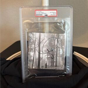 Taylor Swift autograph, compact discover PSA certified authentic